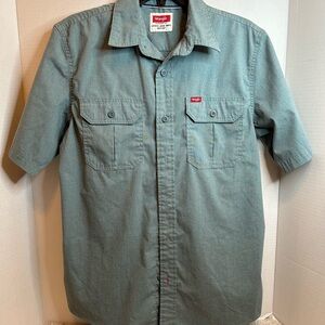Wrangler Men's Casual Green Button Down Shirt, size Small, Pre Loved